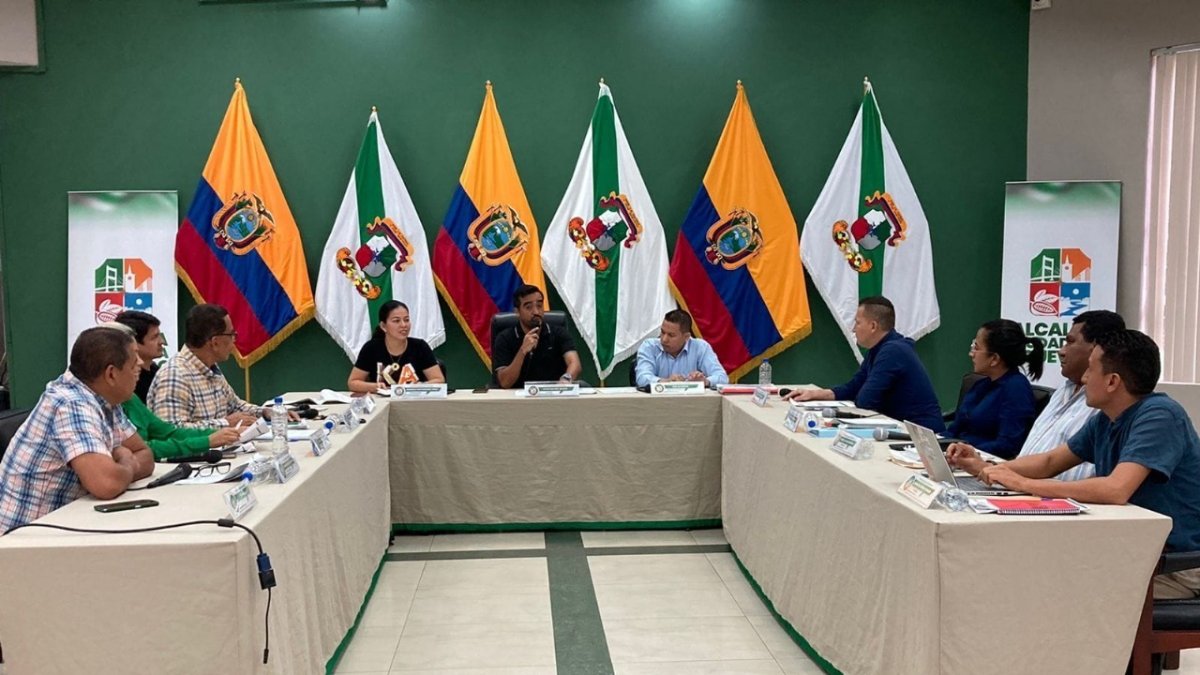 Contrato de remodelación causa roces entre ediles.