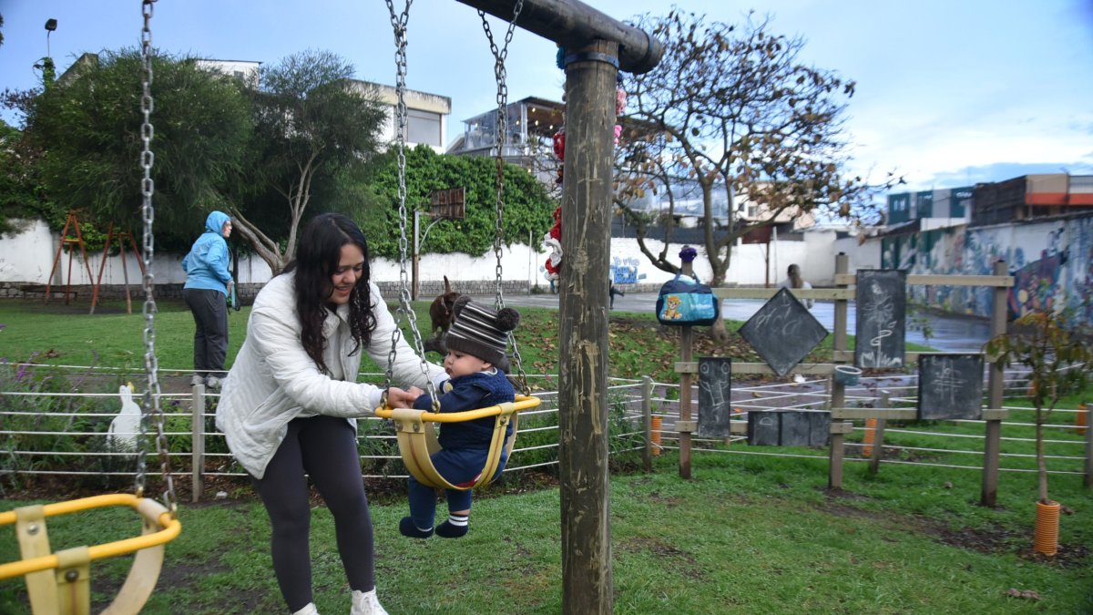 Romina visita el parque ubicado en La Floresta con frecuencia. Hay espacios para cambiar al bebé.