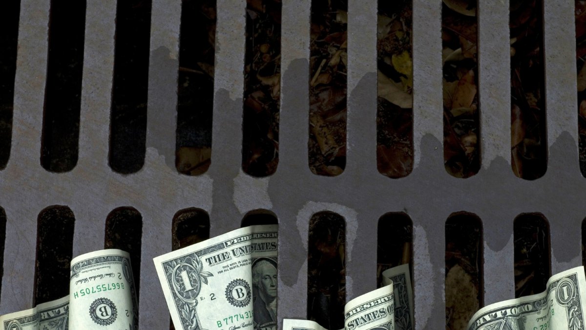 Referencial. Delincuentes atacan a disparos banco en Cumbayá y huyen con una suma millonaria.