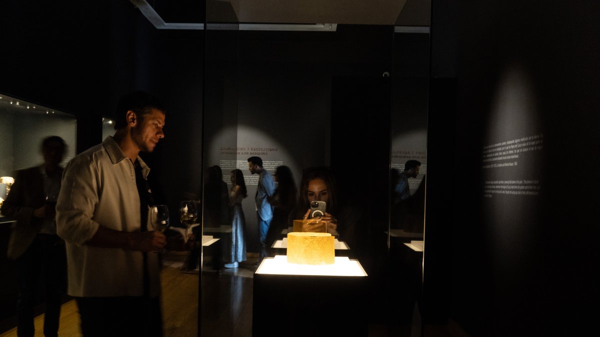 La exposición tiene tres salas, que contextualizan las piezas halladas del periodo de la integración.

AG GRANASA