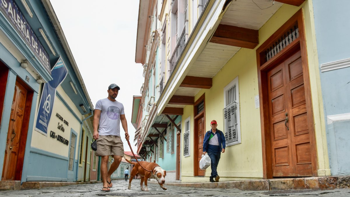 Ícono. El emblemático barrio Las Peñas aún conserva la arquitectura de inicios del siglo pasado. Es un destino turístico que combina arte, historia y un remanente de vida comunitaria.