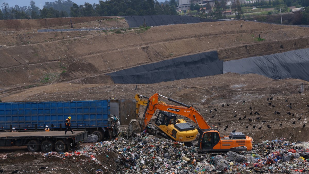 Relleno . El Inga recibe a diario 2.200 toneladas de basura que se generan en el Distrito.