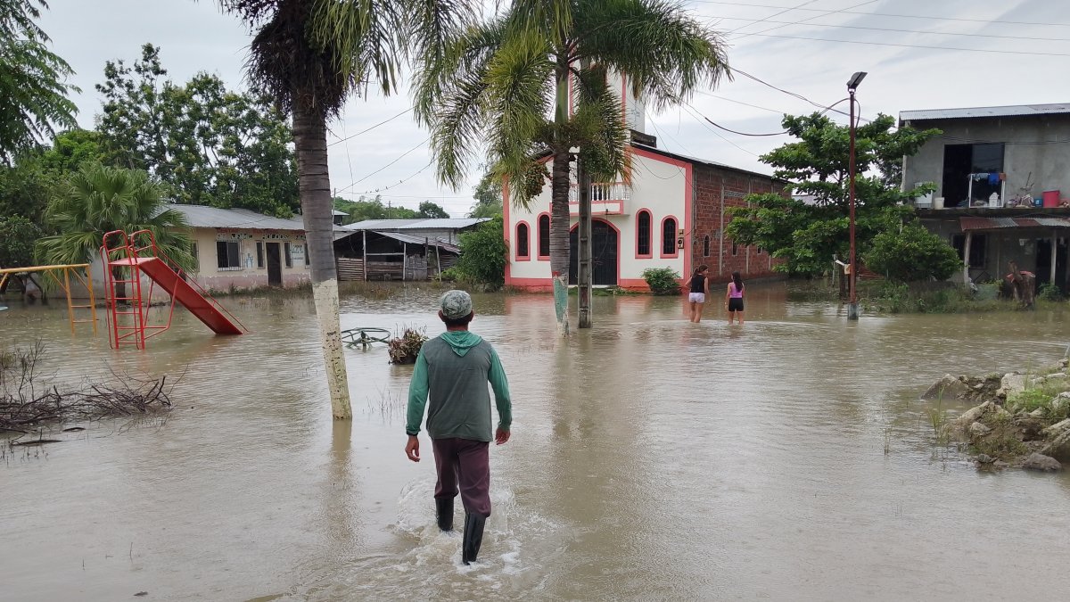 Así está el parque e iglesia de Colimes