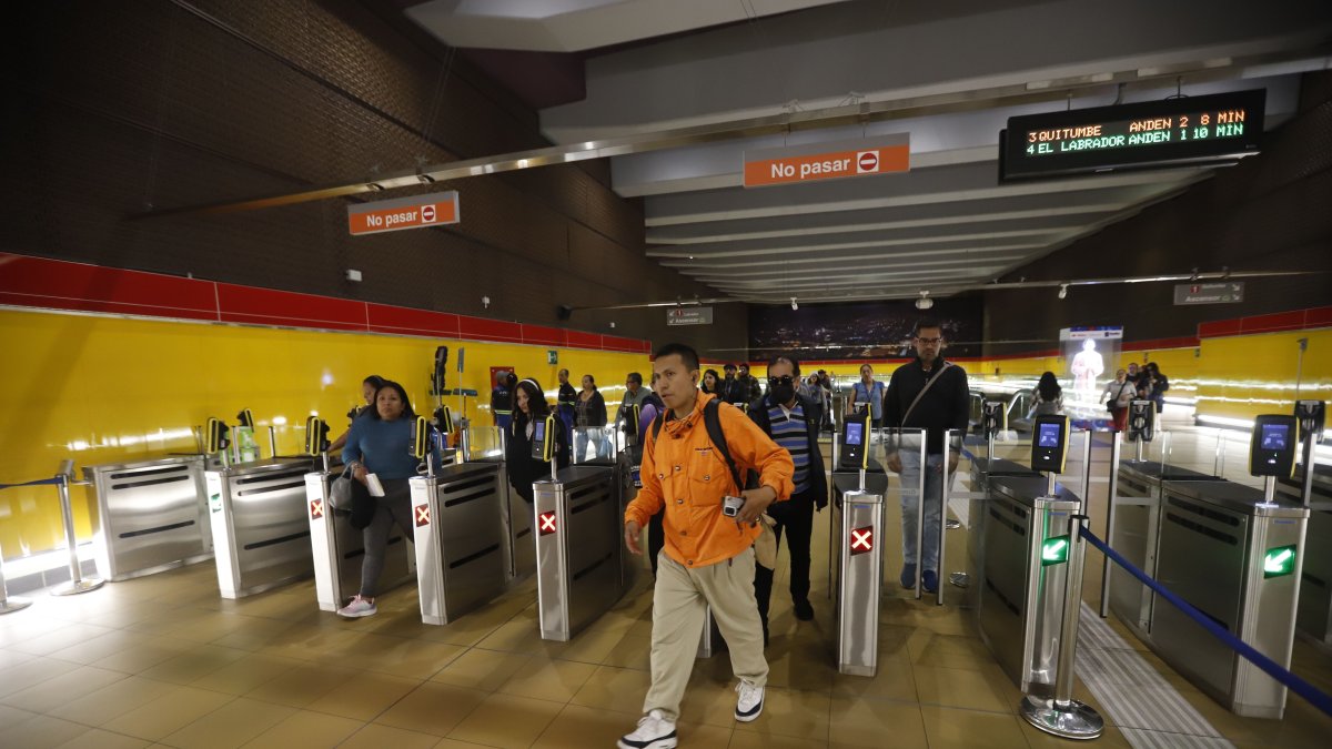 El Metro arrancó su operación con cuatro años de retraso. La Contraloría ha observado más de treinta procesos.