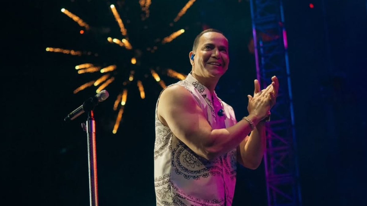 Víctor Manuelle tiene 56 años.