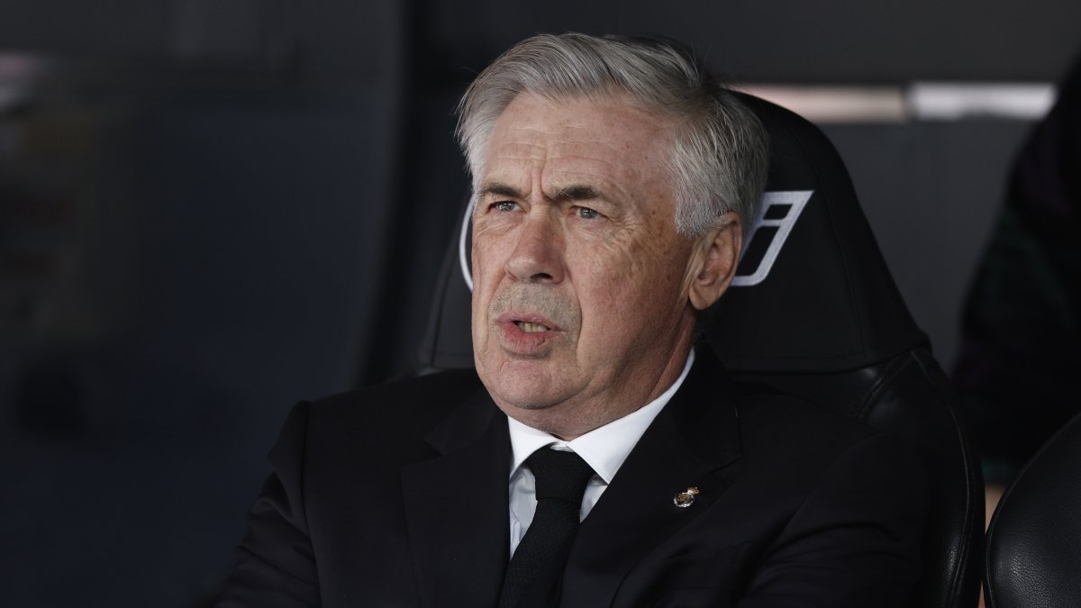El técnico italiano Carlo Ancelotti mantiene contrato con el Real Madrid hasta junio de 2026.
