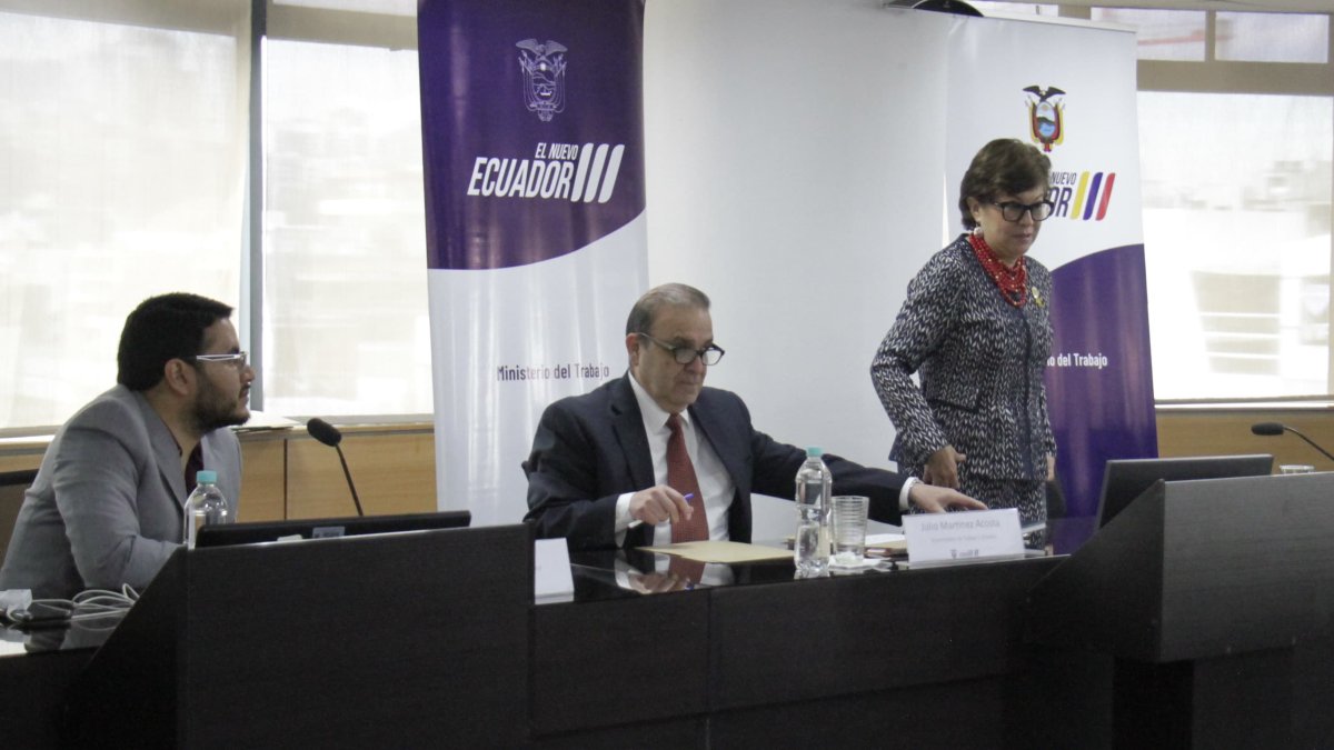 La ministra de Trabajo se reunión hoy con trabajadores y empleadores para debatir la propuesta