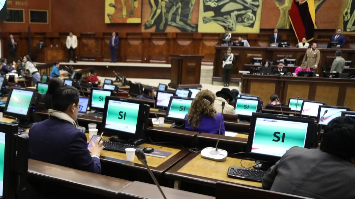 Con 103 votos a favor, el Pleno de la Asamblea aprobó llevar a juicio político a la exsuperintendenta Margarita Hernández.
