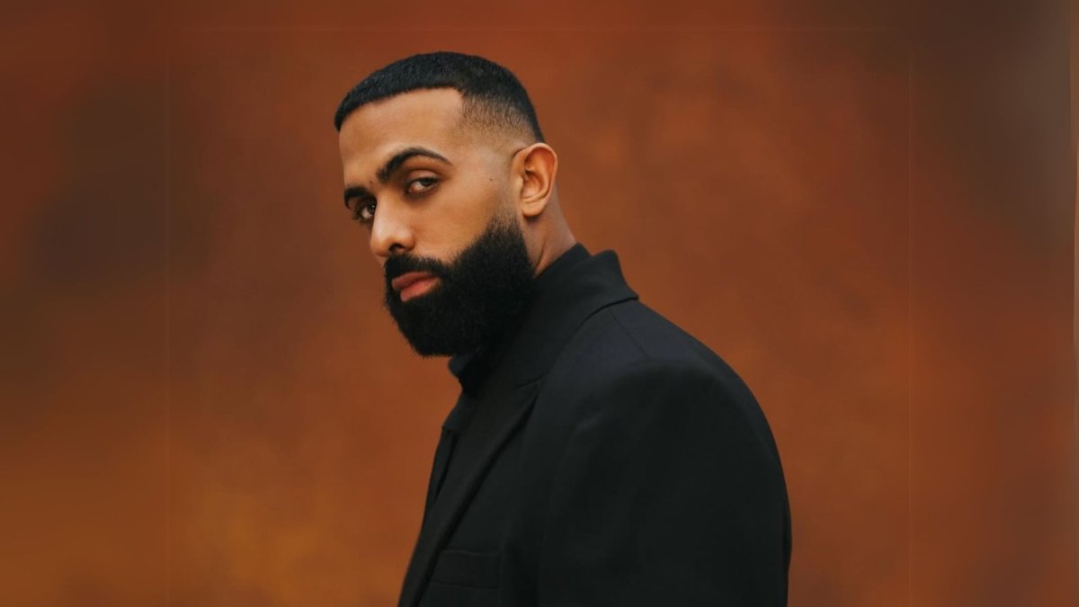 Eladio Carrión tiene 30 años.