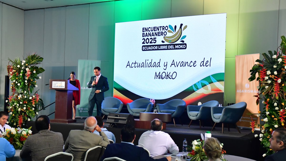 Una de las conferencias que se están dando e la Cumbre bananera 2025, en el Centro de Convenciones de Guayaquil.