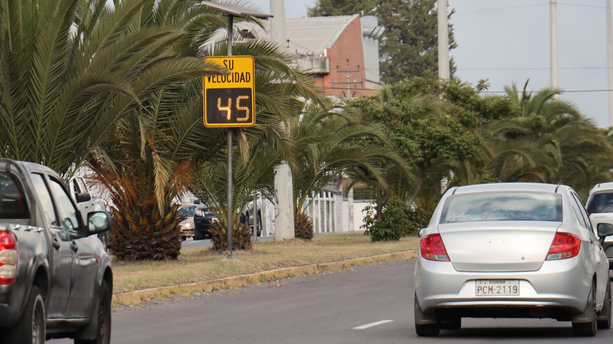 La medida vial se aplica en la capital de lunes a viernes en la mañana y en la tarde.