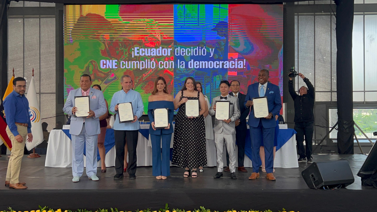 Los seis asambleístas electos por la circunscripción 1 de Guayas recibieron sus credenciales.