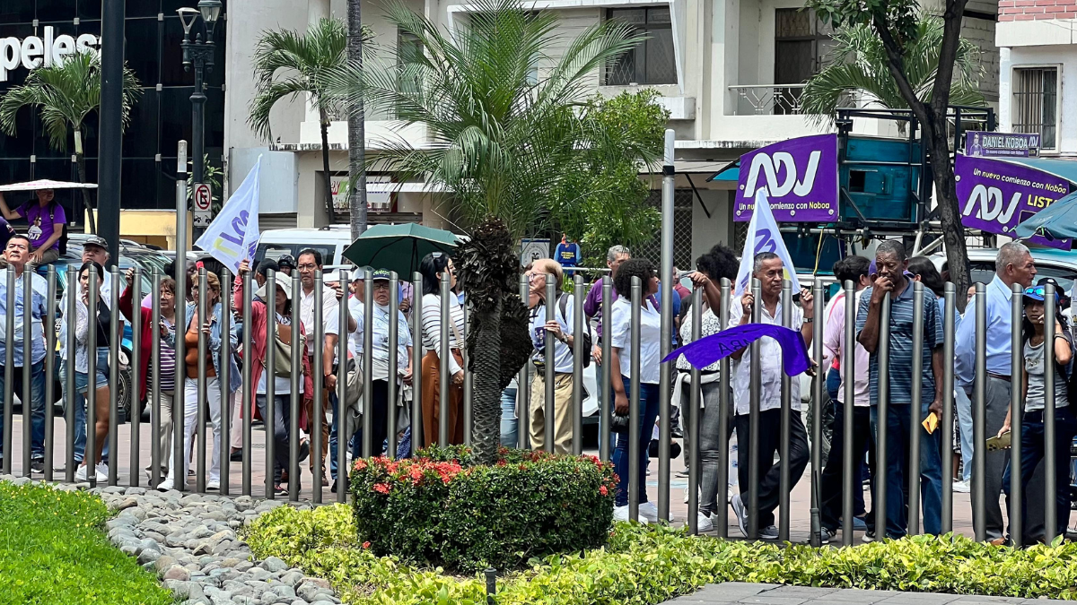 ADN mantiene conversaciones con asambleístas electos para llegar a la Asamblea Nacional con 77 legisladores.