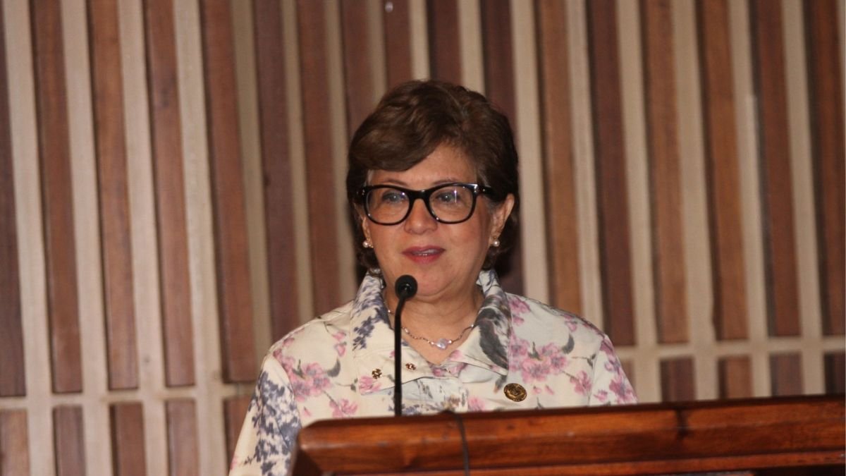 Ministra del Trabajo anuncia reforma para pagar bonificaciones a deudos de jubilados fallecidos.