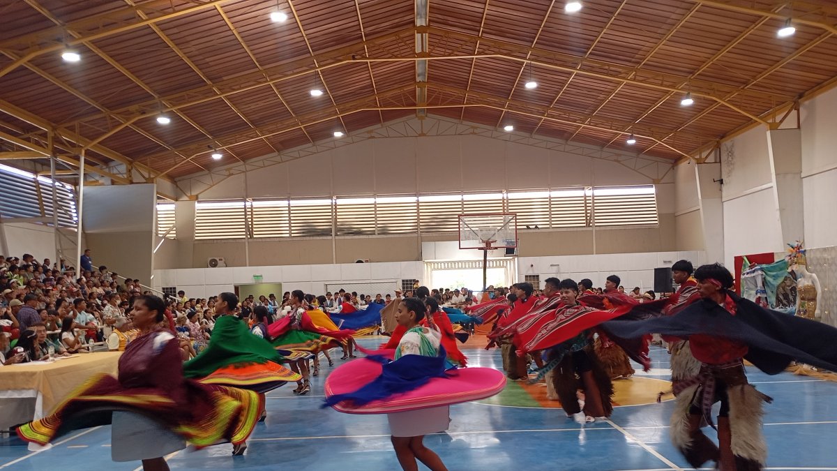 En Playas se realizó el segundo festival de danzas folclóricas.