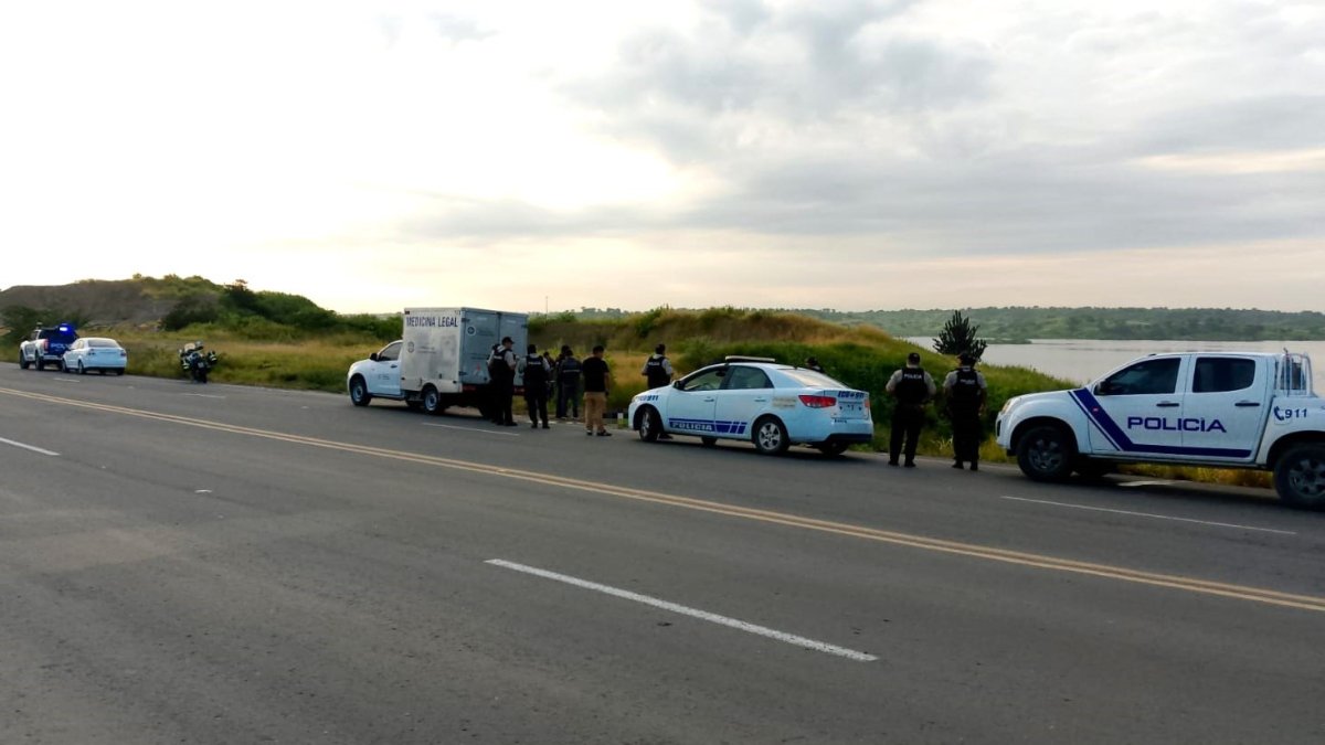 El cuerpo de la mujer, que residía en Muey, fue encontrado cerca de la represa Velasco Ibarra, pero habría sido asesinada en otro lugar, según la Policía Nacional.