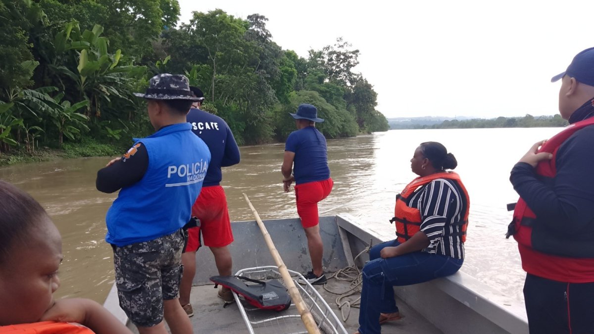 La madre del menor participa de las labores de búsqueda, mantiene las esperanzas de encontrar a su hijo.