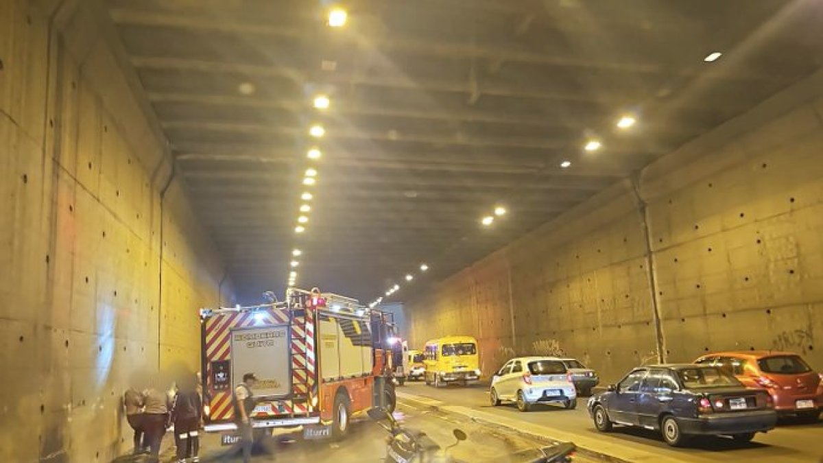 Choque entre tres vehículos en la Occidental deja seis heridos en el sector San Carlos