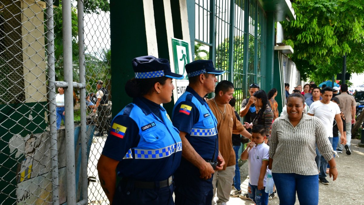 Agentes de control estarán afuera de los planteles.
