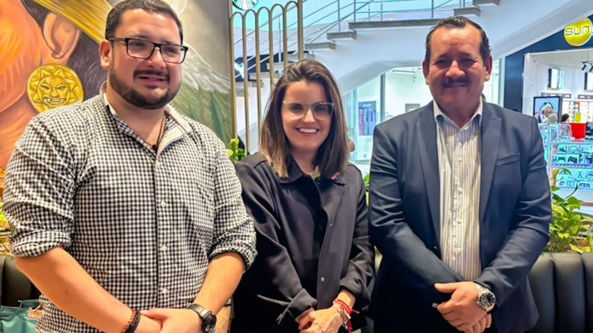 María José Pinto se reunió con el alcalde de Taisha, en Quito.