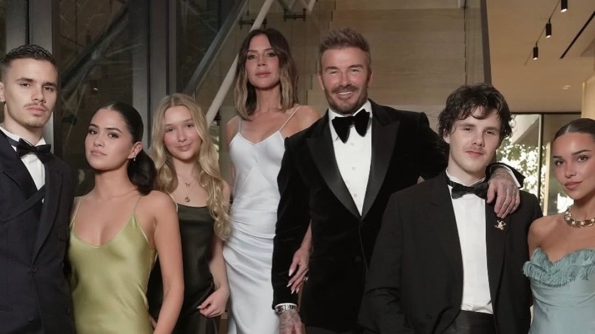 David Beckham junto a su familia


AG-EXPRESIONES