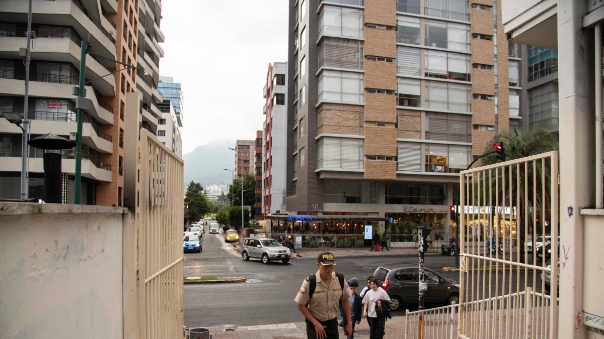 Los dirigentes y propietarios suelen acudir a la Policía para detectar a sospechosos en los departamentos.