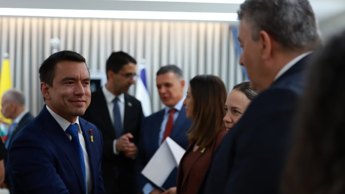 El presidente ecuatoriano cumple una agenda pro Europa, Medio Oriente y Asia.