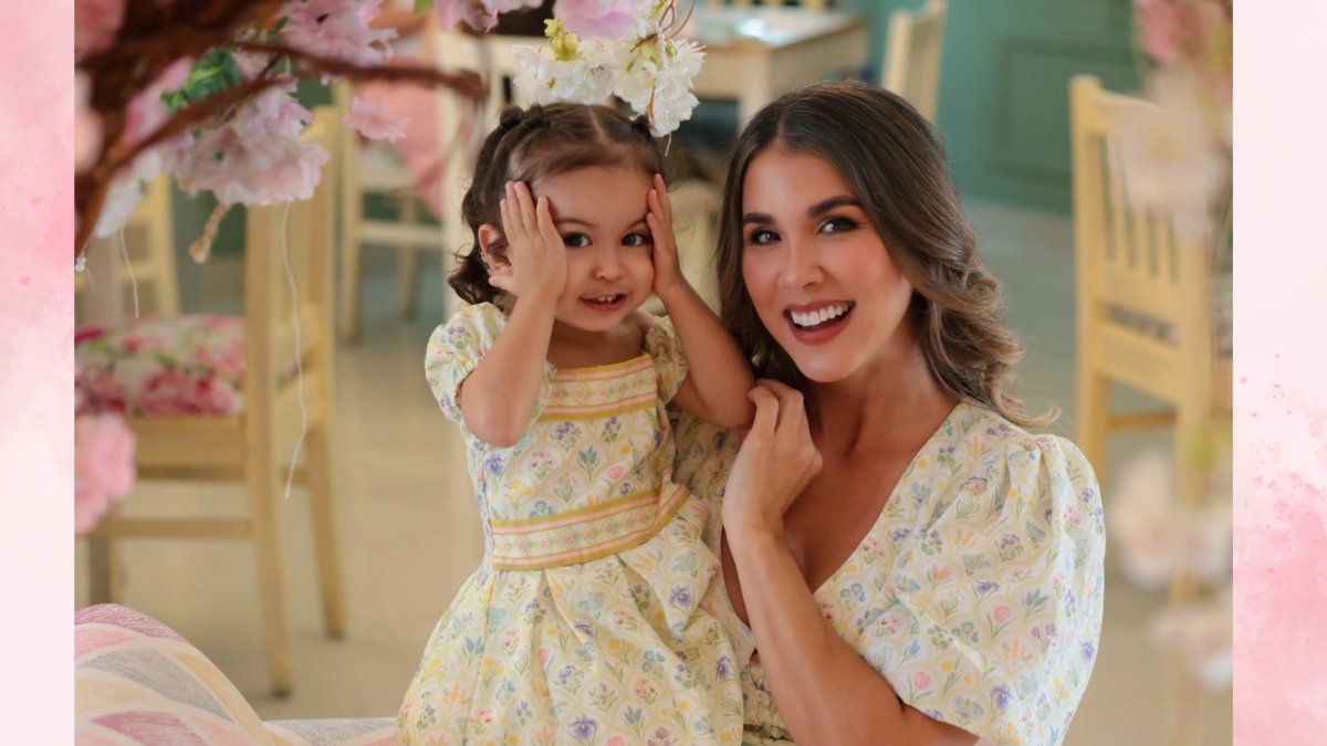 Hacer matching outfits con su hija fue la inspiración de su cápsula de moda.