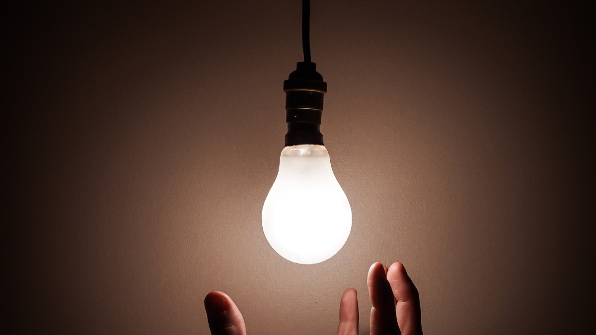 Referencial. Cortes de luz programados en Ecuador.