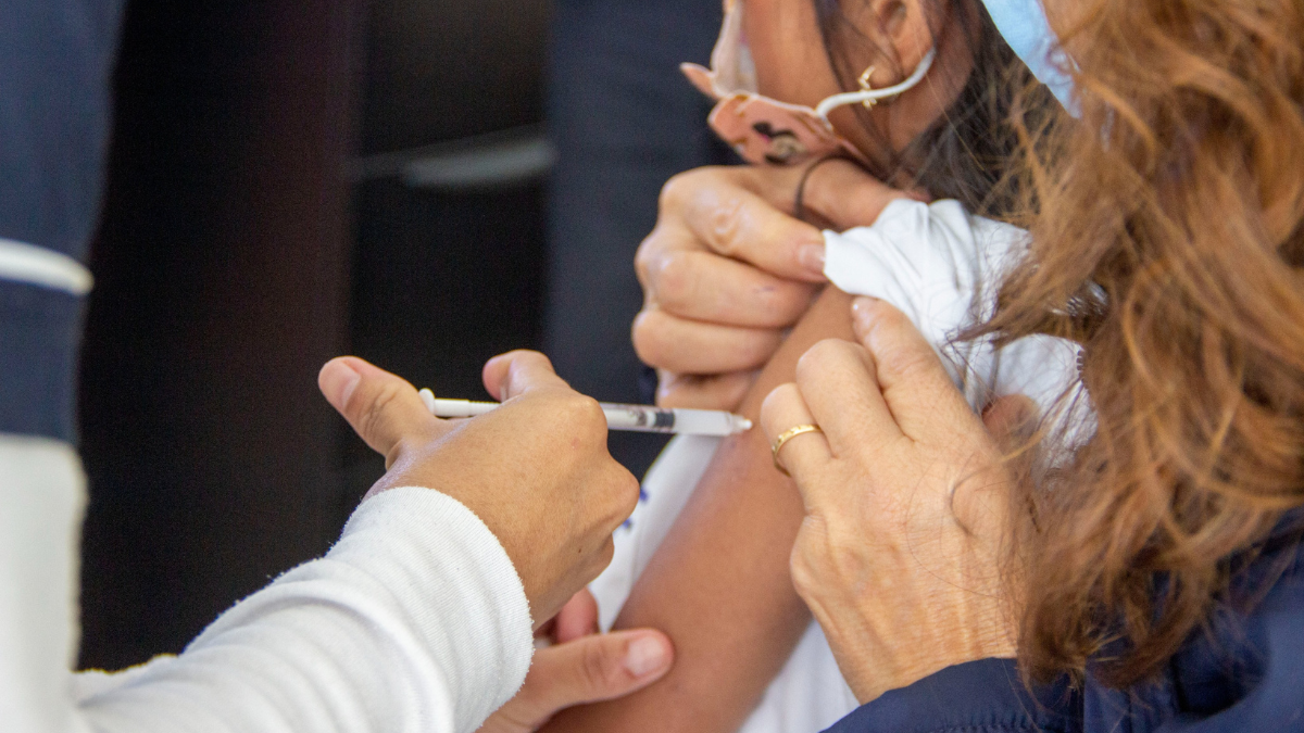 La vacuna contra la tos ferina se aplica en planteles de Pichincha, Guayas, Manabí y Santo Domingo de los Tsáchilas.