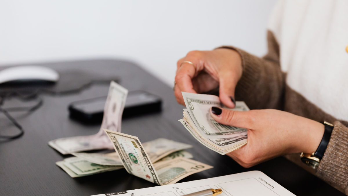 Calendario para el cobro de bonos en Ecuador.