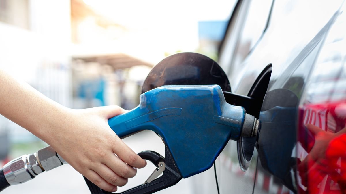 El diésel cuesta 2,80 dólares, un dólar más, desde la eliminación del subsidio, decidida por el presidente Daniel Noboa.