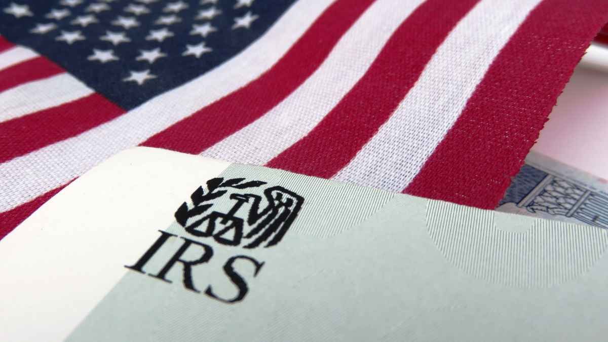 El IRS (Internal Revenue Service) es la agencia del Gobierno de Estados Unidos encargada de la recaudación de impuestos.