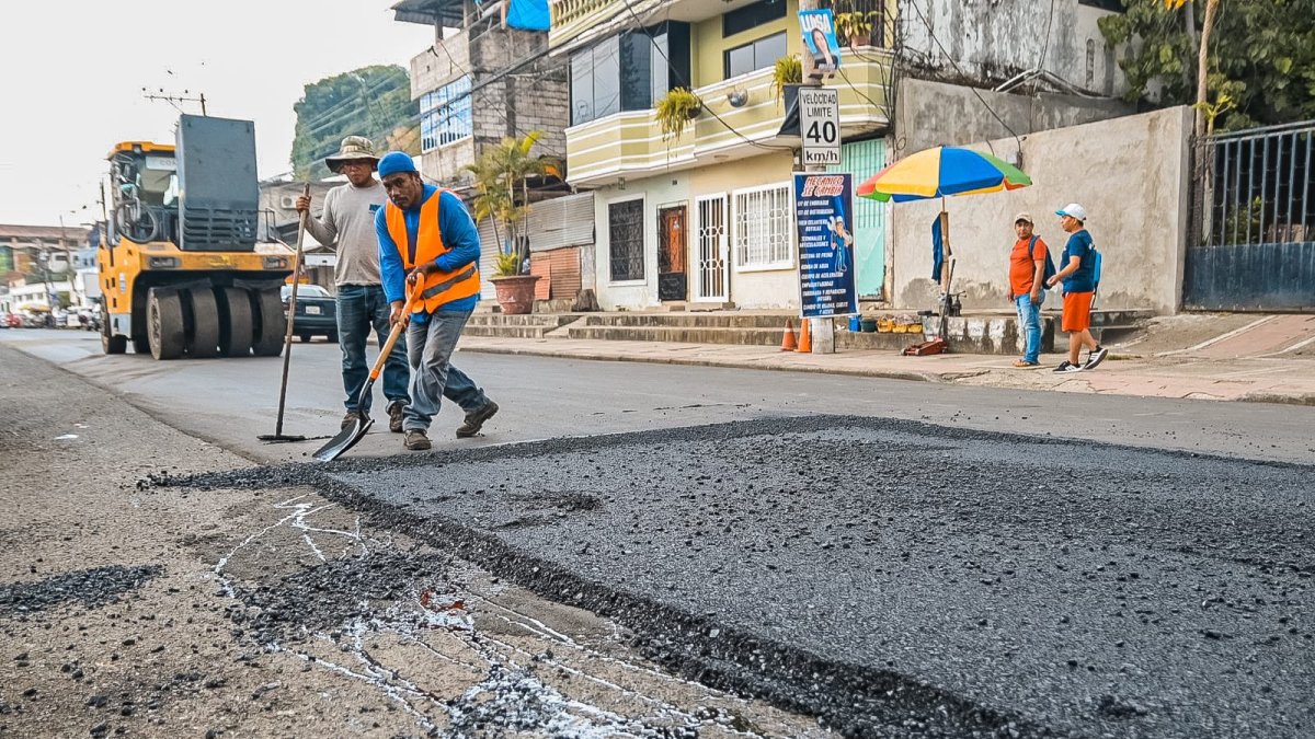 La calle Gonzalo Aparicio ha sido intervenida, luego de repetidas quejas por parte de conductores y residentes que denunciaron estar olvidados.