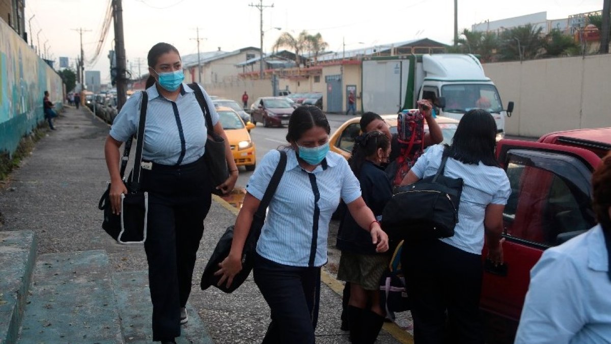 Los brotes de tosferina genera riesgo de aparecimiento de otras enfermedades, más fallecimientos por el contagio y la reducción de la inmunidad de grupo.