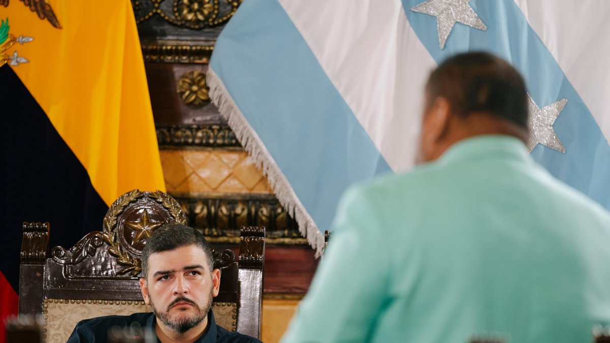 El alcalde de Guayaquil, Aquiles Álvarez, durante una sesión del Concejo Cantonal.
