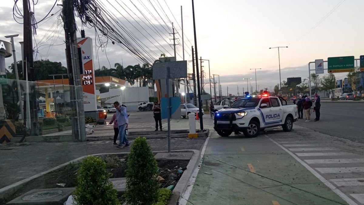 Asesinato en La Aurora se reportó en una gasolineral, al pie de la avenida León Febres Cordero.
