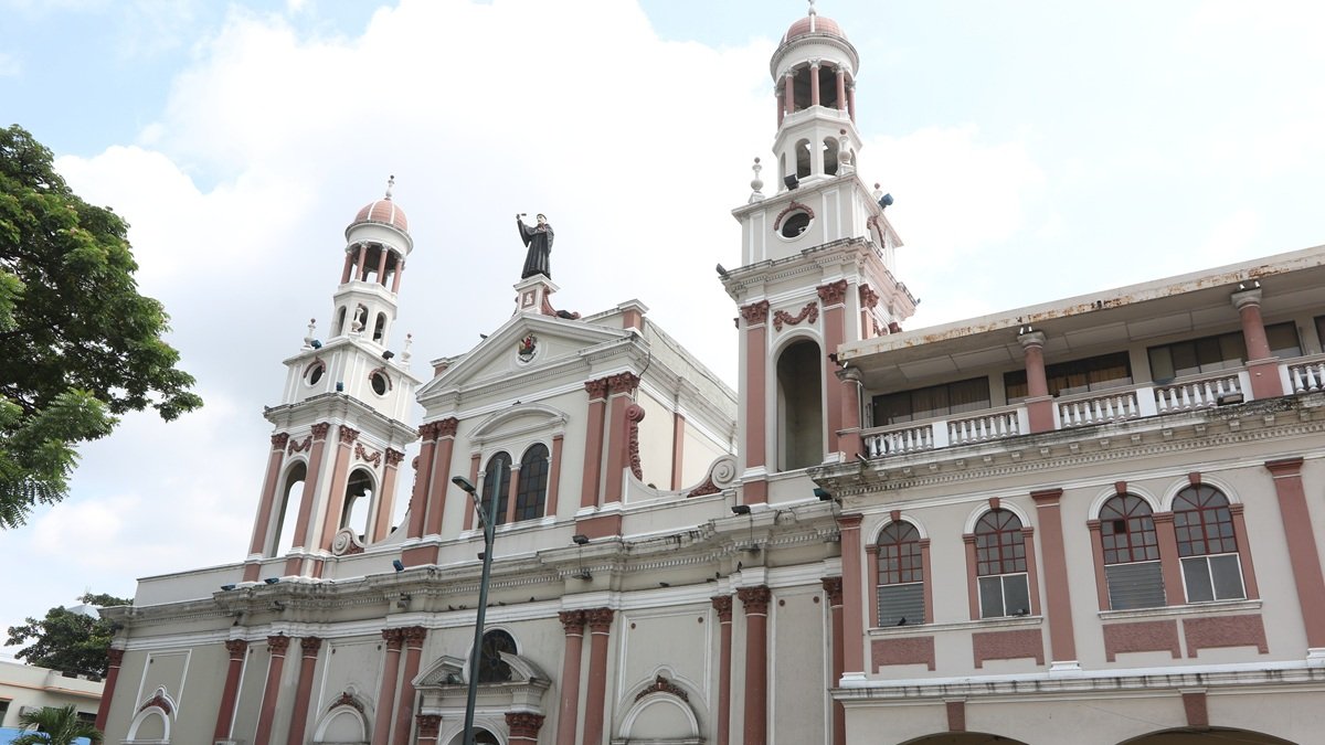 La iglesia San Agustín está ubicada en el centro de Guayaquil.