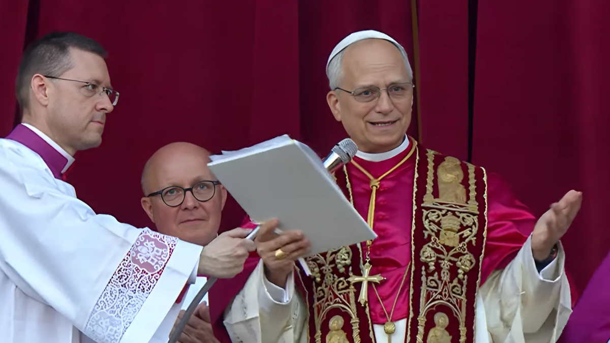 Papa León XIV es el sucesor de Francisco.