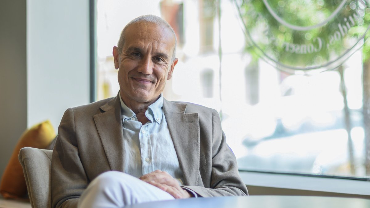 La sociedad actual está obsesionada “no por llegar bien a la vejez, sino por no envejecer”, según dice en una entrevista el especialista en medicina de estilo de vida Rafael Guzmán