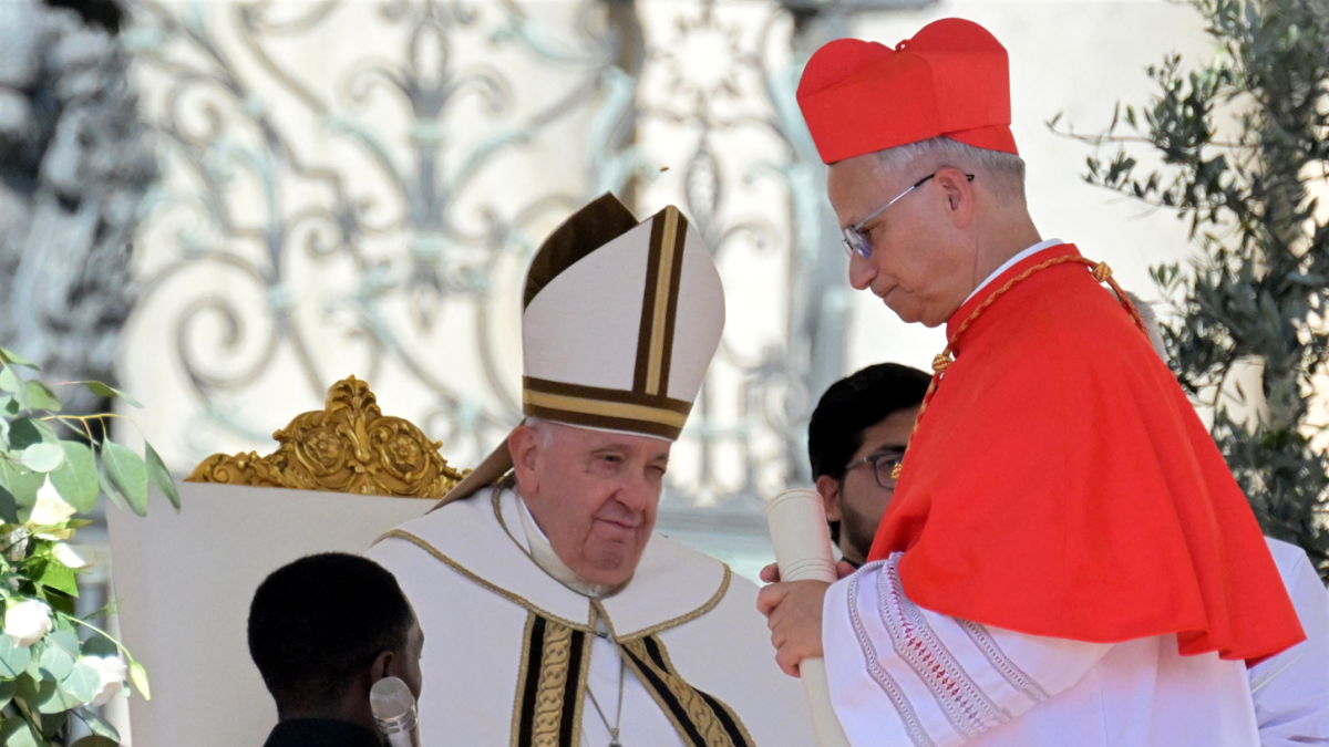 Foto archivo. El papa Francisco eleva a cardenal al entonces prefecto estadounidense del Dicasterio para los Obispos, Robert Francis Prevost.