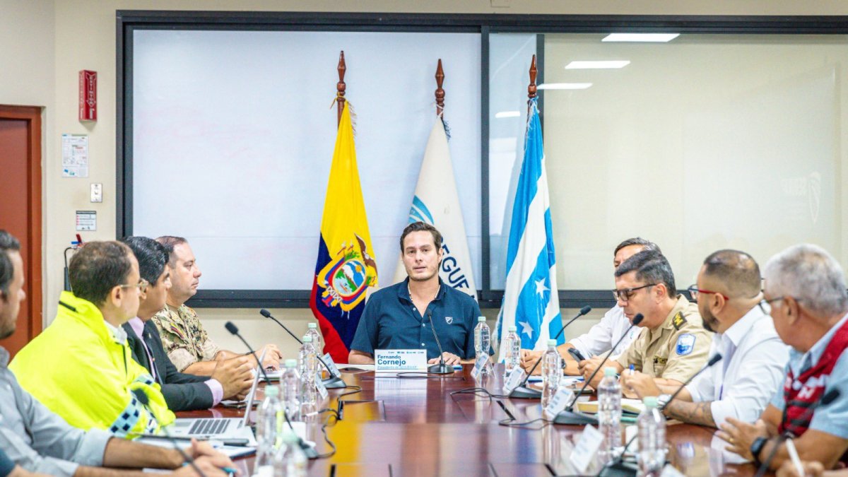 El Consejo cantonal sesionó con presencia de Policía y Fuerzas Armadas.