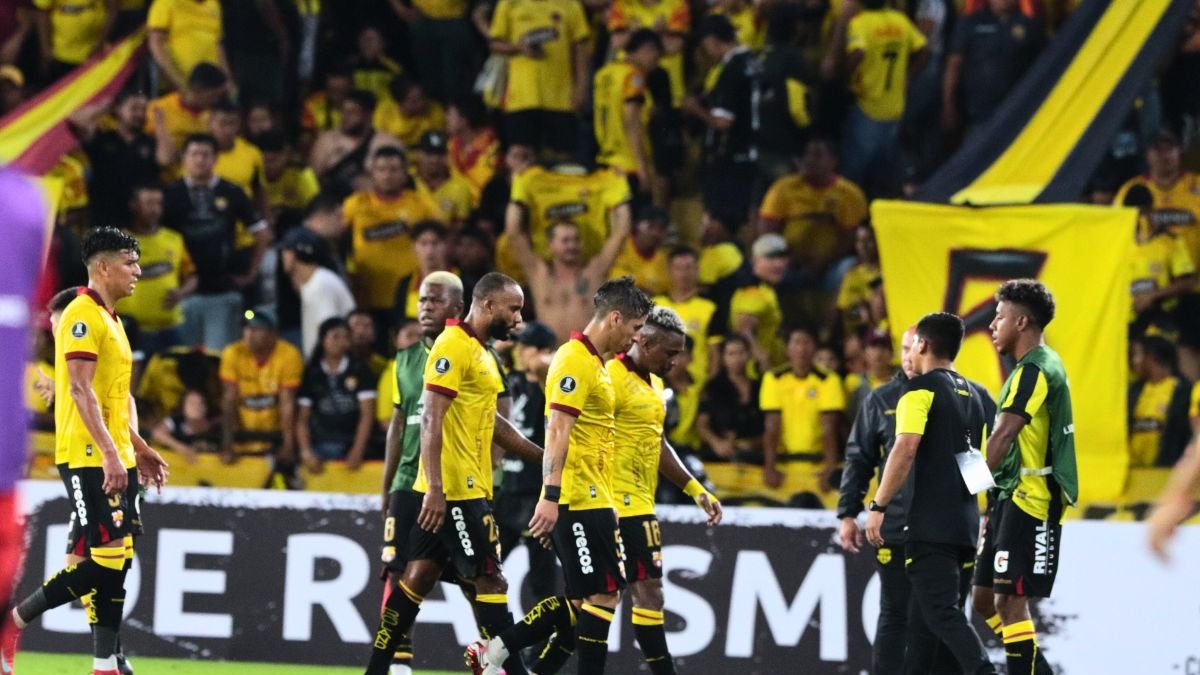 Barcelona SC volvió a perder en casa, esta vez ante River Plate de Argentina, y quedó al borde de la eliminación
