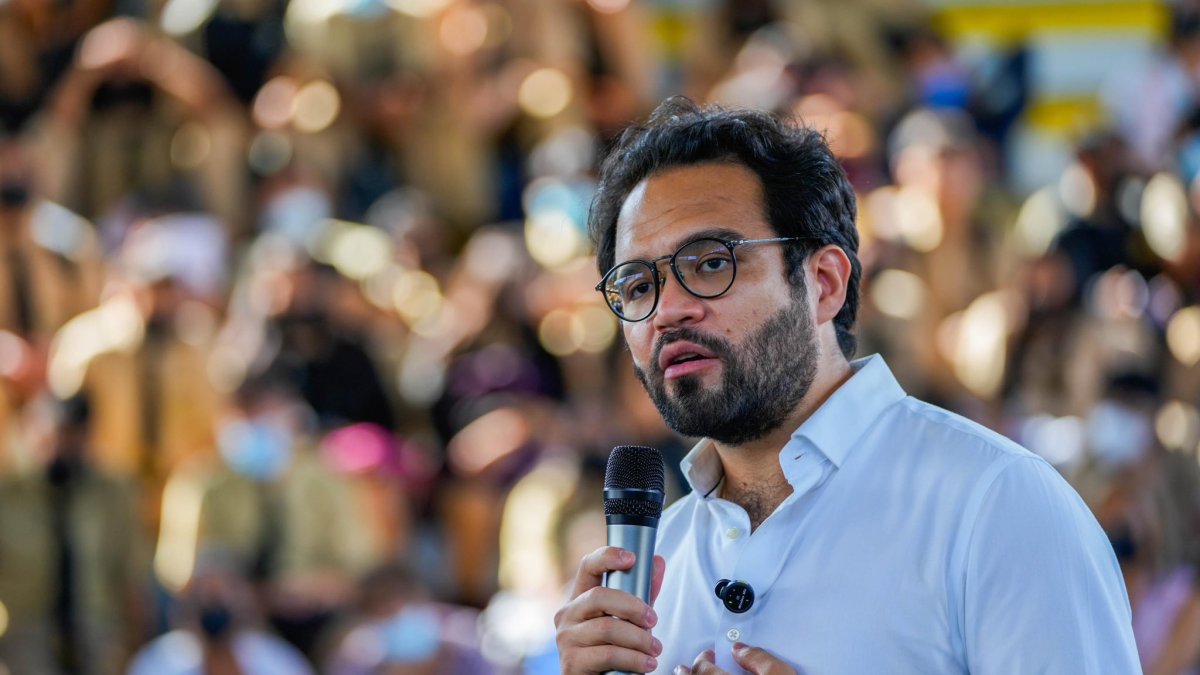 El ministro de Salud, Edgar Lama, anunció nuevas estrategias de vacunación para frenar los brotes de fiebre amarilla y tosferina en el país.