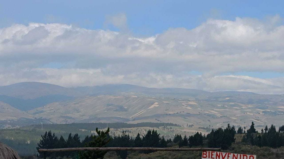 Los comuneros organizan caminatas, comparten comida tradicional, explican la cosmovisión andina.