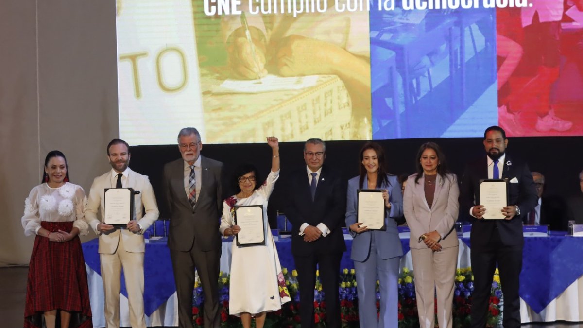 El acto de acreditación tuvo lugar en la Escuela Militar Eloy Alfaro de Quito.