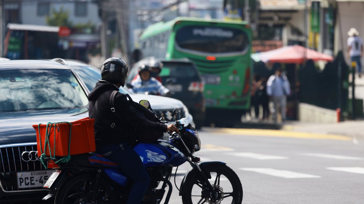 La medida está vigente para autos y motos dentro del casco urbano. Rigen cinco excepciones.