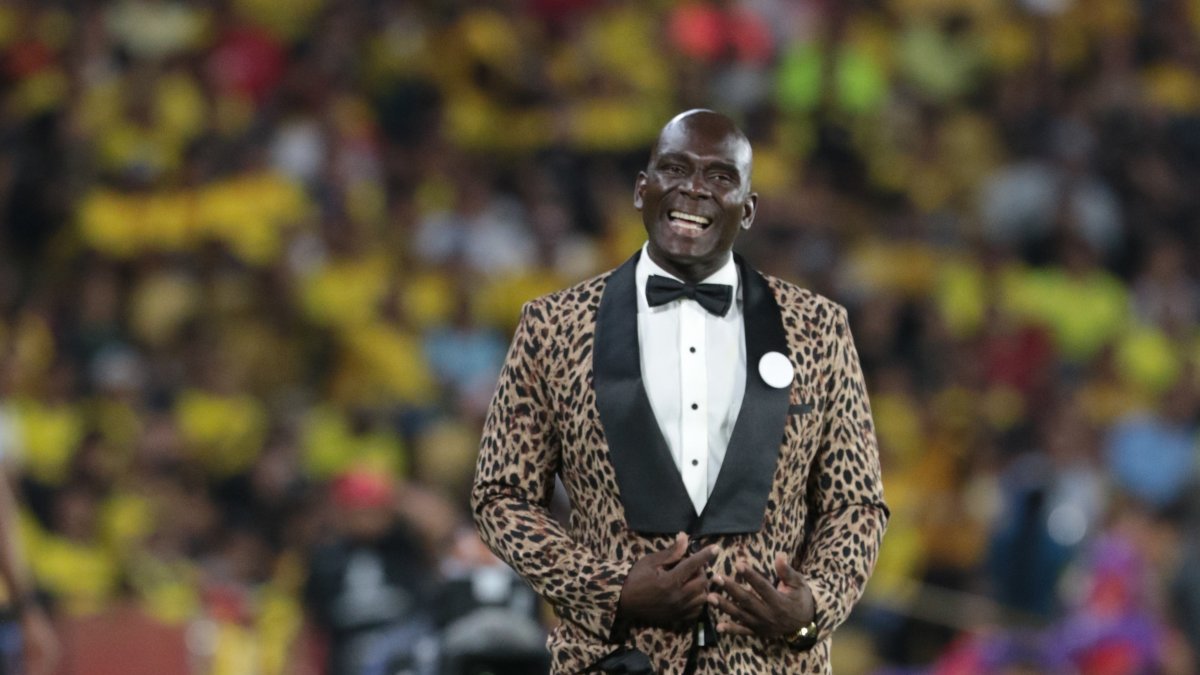El entrenador del Barcelona SC, Segundo Castillo, reacciona durante el partido ante River Plate, por la jornada 4 del grupo B de Copa Libertadores.
