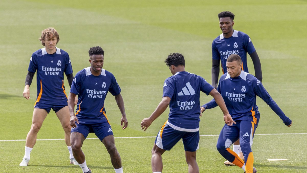 Los jugadores del Real Madrid durante uno de los últimos entrenamientos en Valdebebas, preparatorio del clásico con el FC Barcelona.