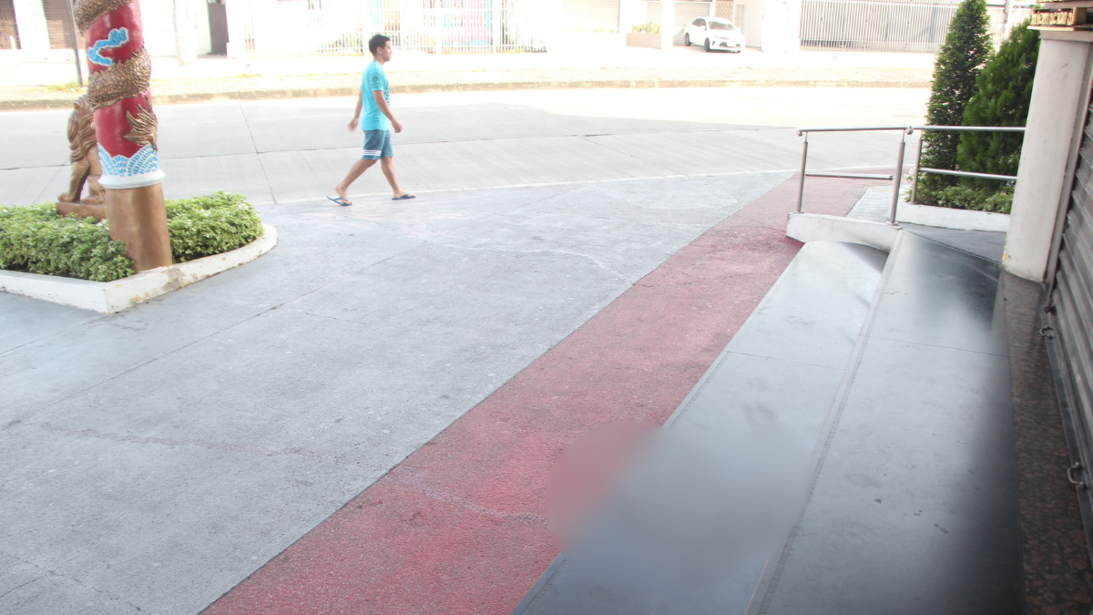 El lugar del ataque en La Garzota, donde quedó el rastro del cuerpo del guardia de seguridad.